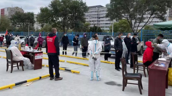 扎根一線(xiàn)戰(zhàn)疫情 志愿服務(wù)顯擔(dān)當(dāng)