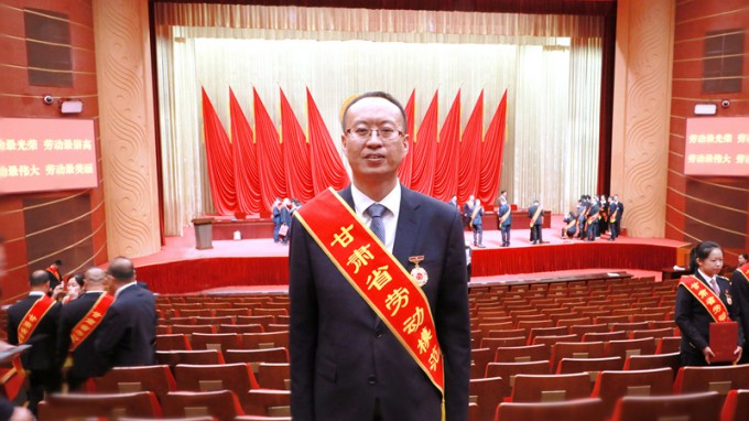 讓奮斗成為青春底色，為隴原水利繪就藍圖 | 記甘肅省勞動模范李長春